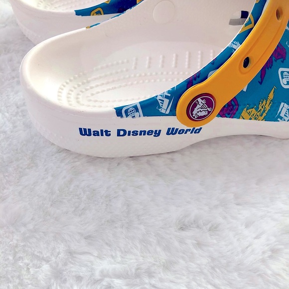 Walt Disney World Vault Collection 50 Castle Crocs NWT - Picture 3 of 5